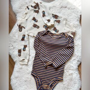 Carter’s Long Sleeve Onesies - set of 2  (24 months)